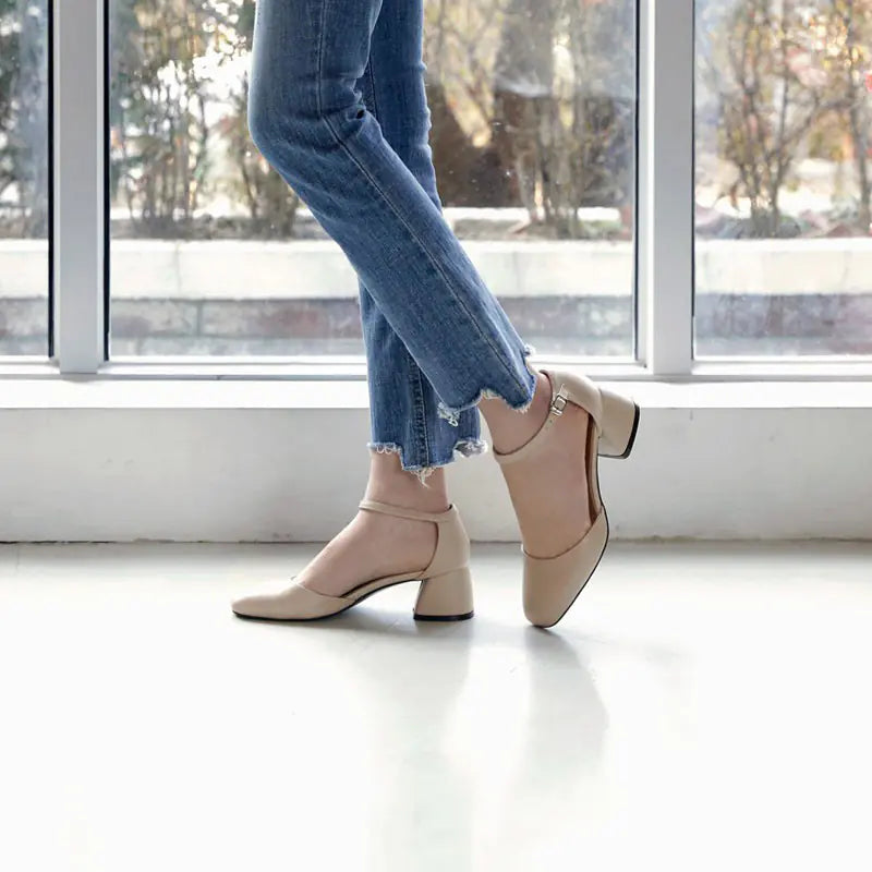 Fashionable Chunky Heeled Mary Jane Sandals for Women